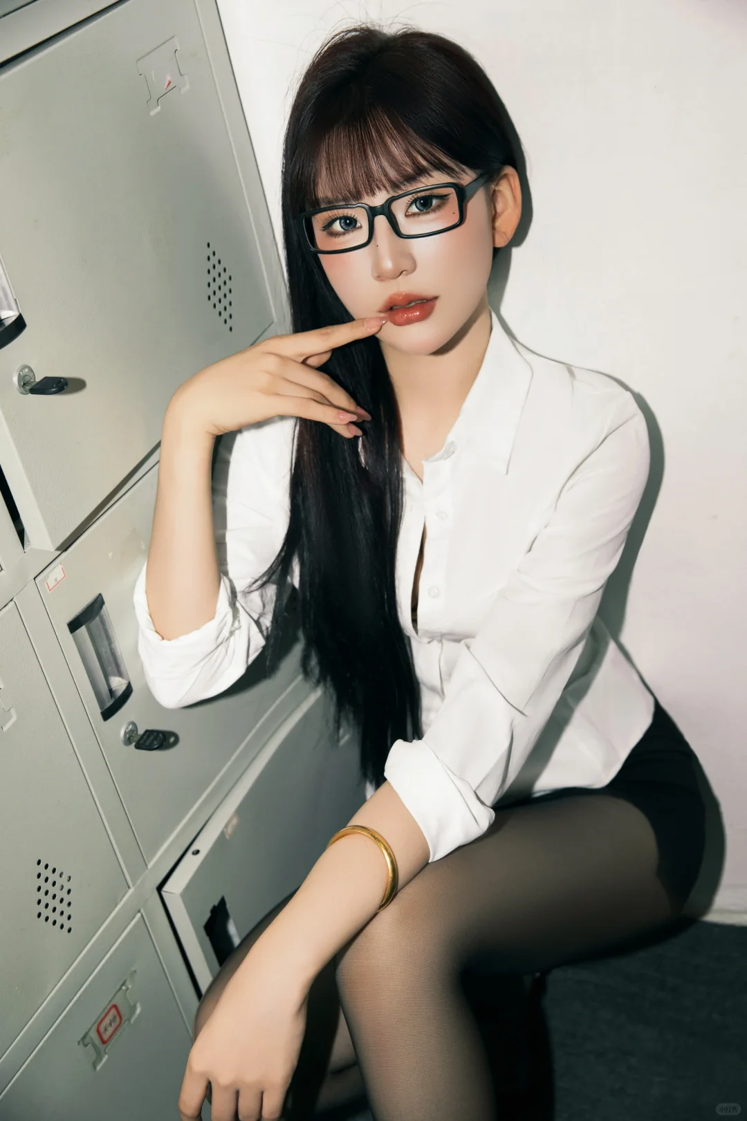 郑州写真｜🖤 黑丝一穿 秒变高冷女秘 绝了👠