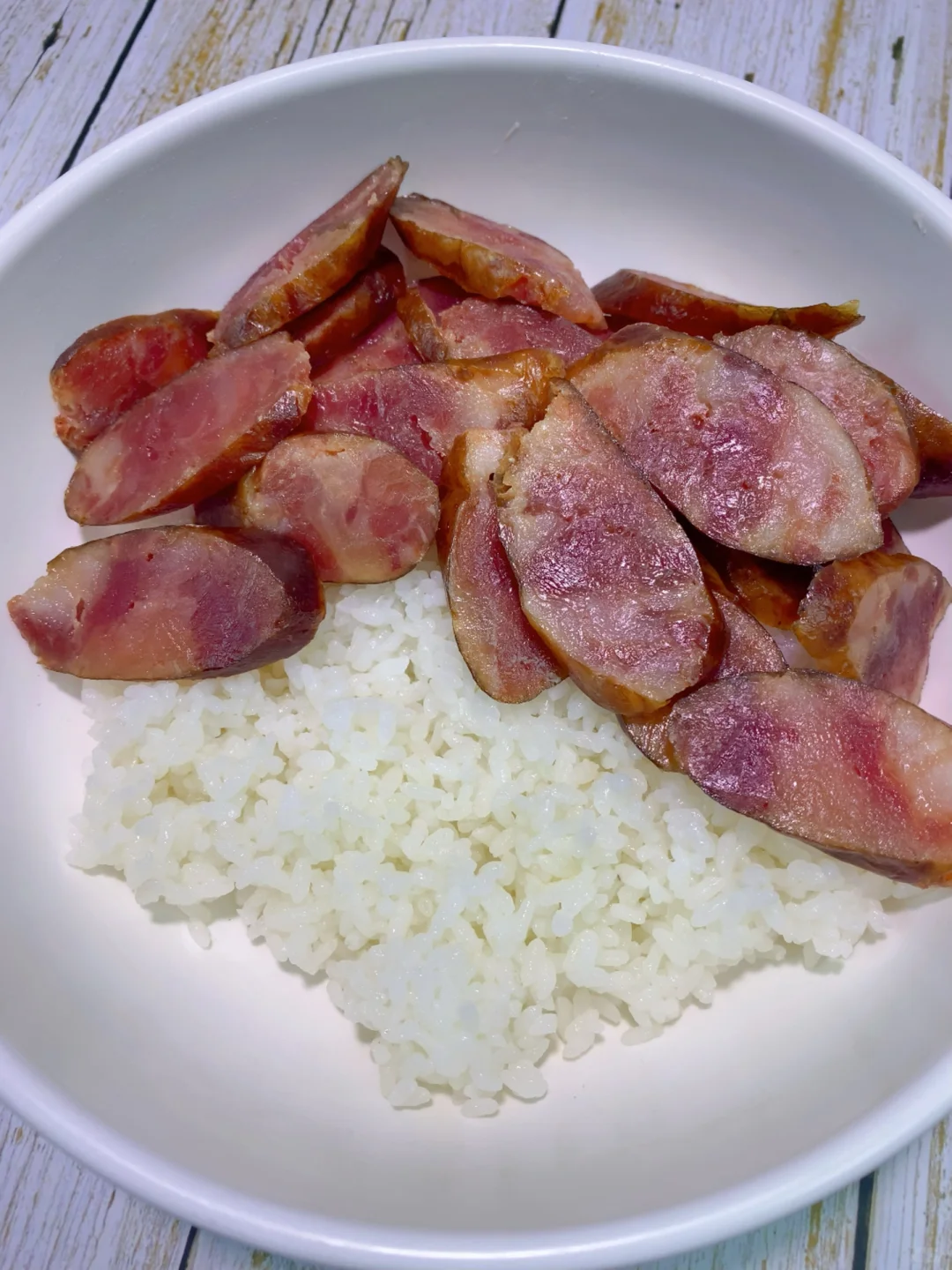 这纯肉香肠咬开全是肉，我一口爱上