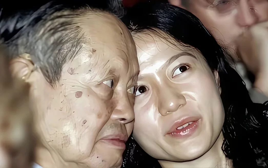 真的很佩服翁帆的真心和恒心，嫁给杨振宁从一而终，不离不弃。认定了他，便是一辈子，