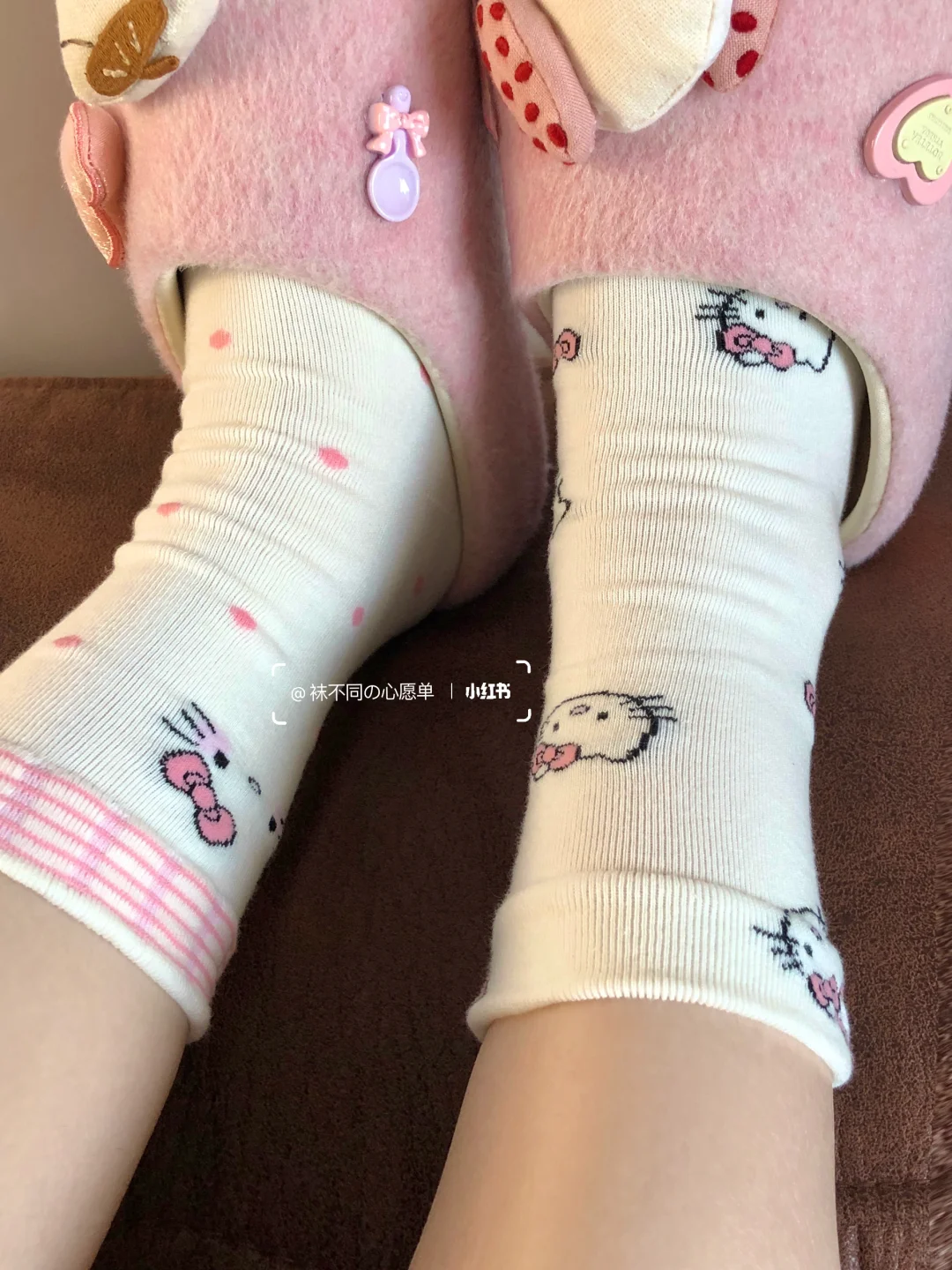 要被我介双粉色kitty酱袜子美晕啦！！敲阔爱