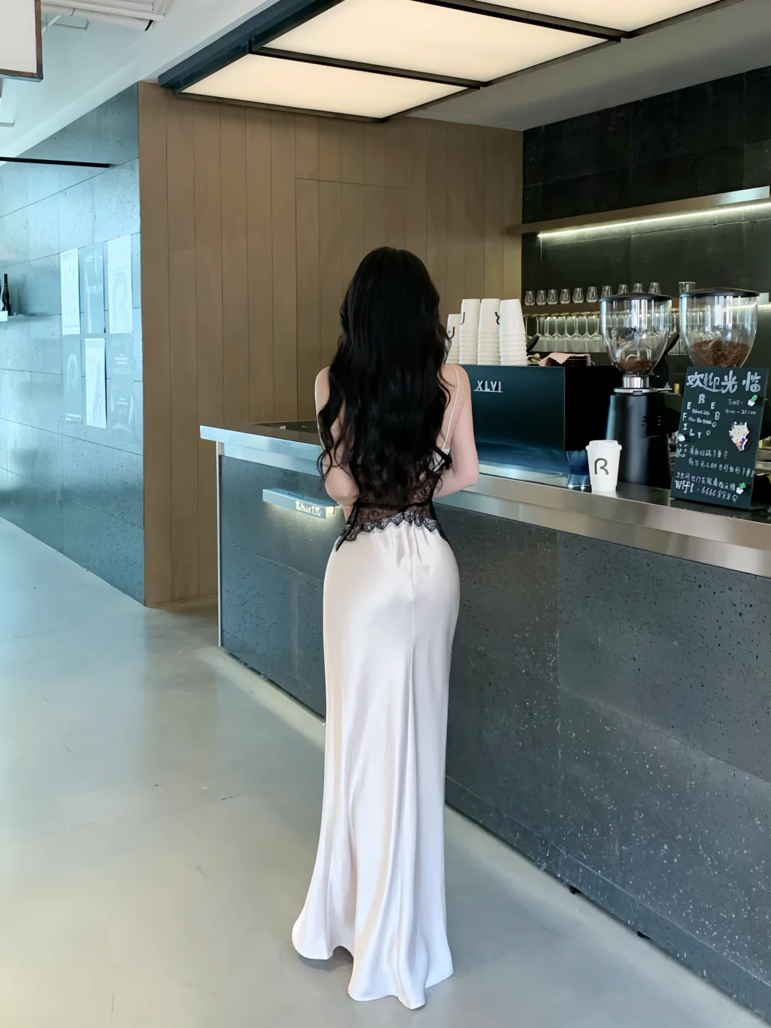 🦢一年四季都在穿吊带裙