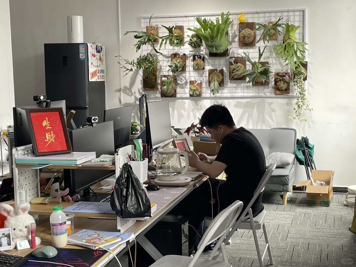 东莞开了一家“假装上班”公司，满满仪式感