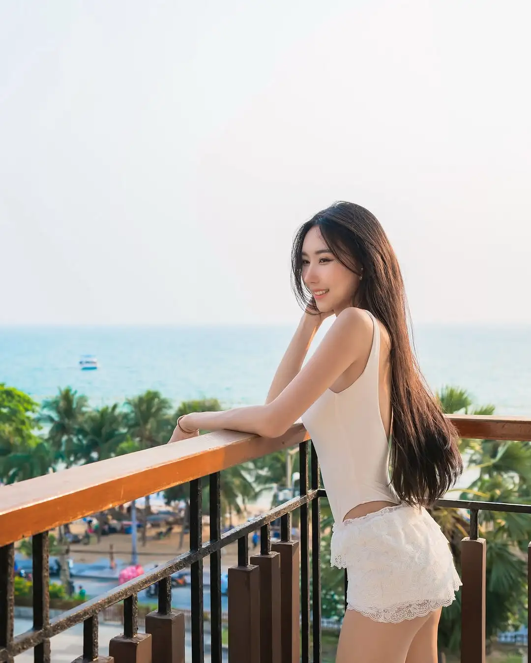 光落在你脸上，一切都美好～