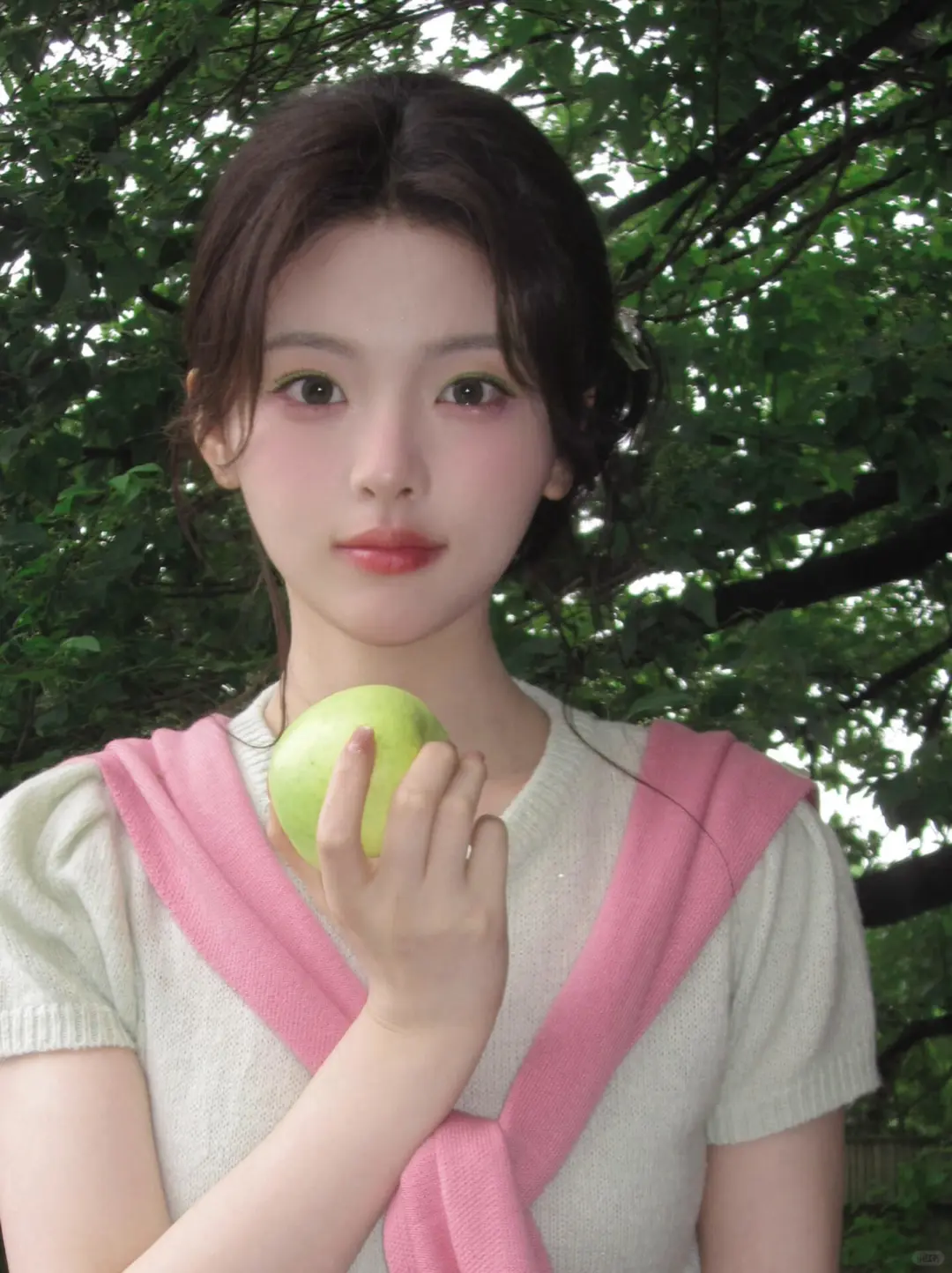 杨超越清新穿搭🍏空气像青苹果～