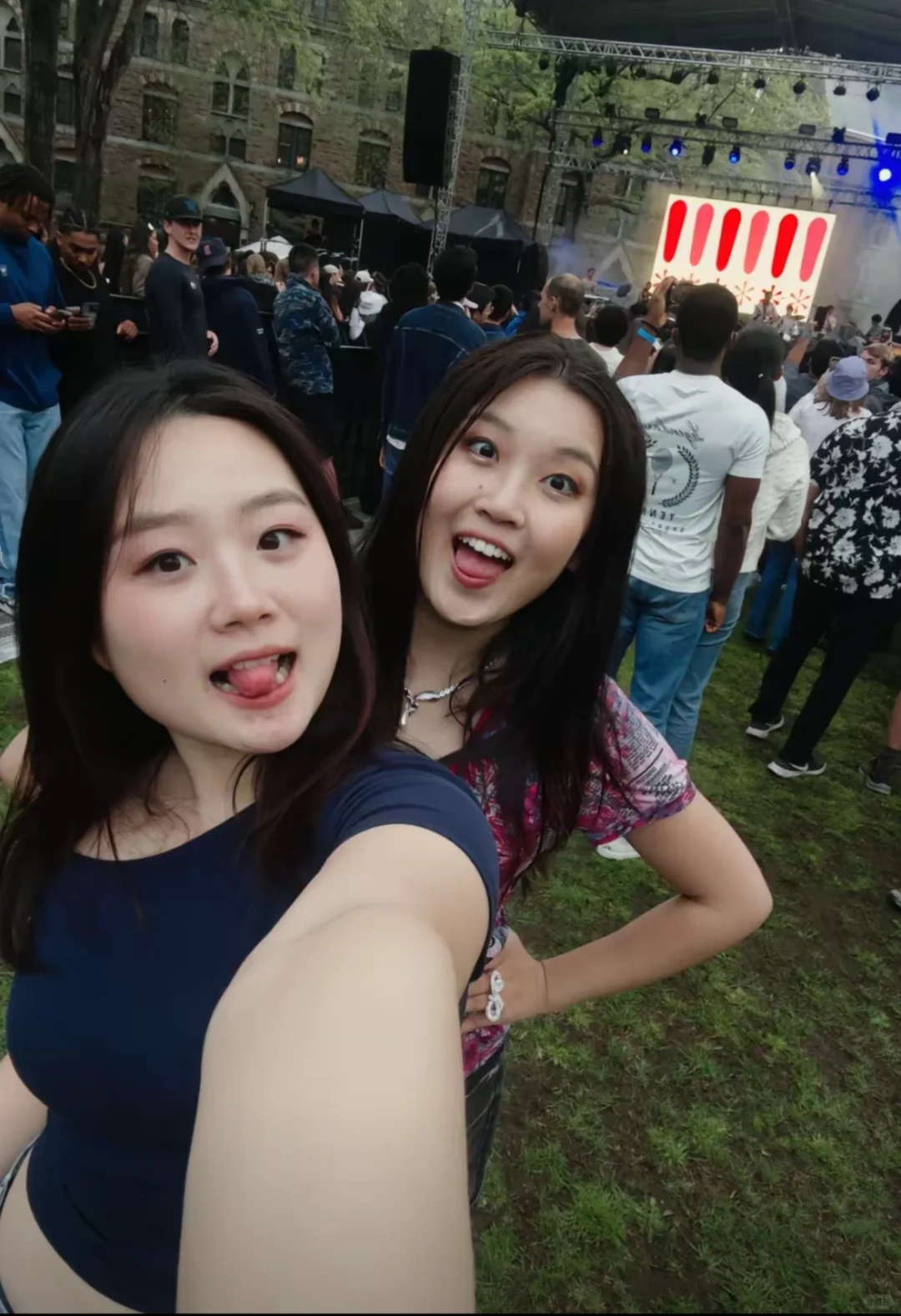 今天只想做快乐的美女子