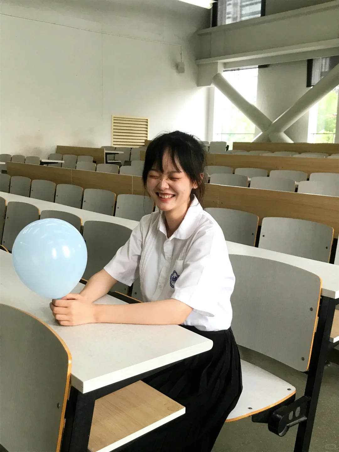 你好 我是温以凡