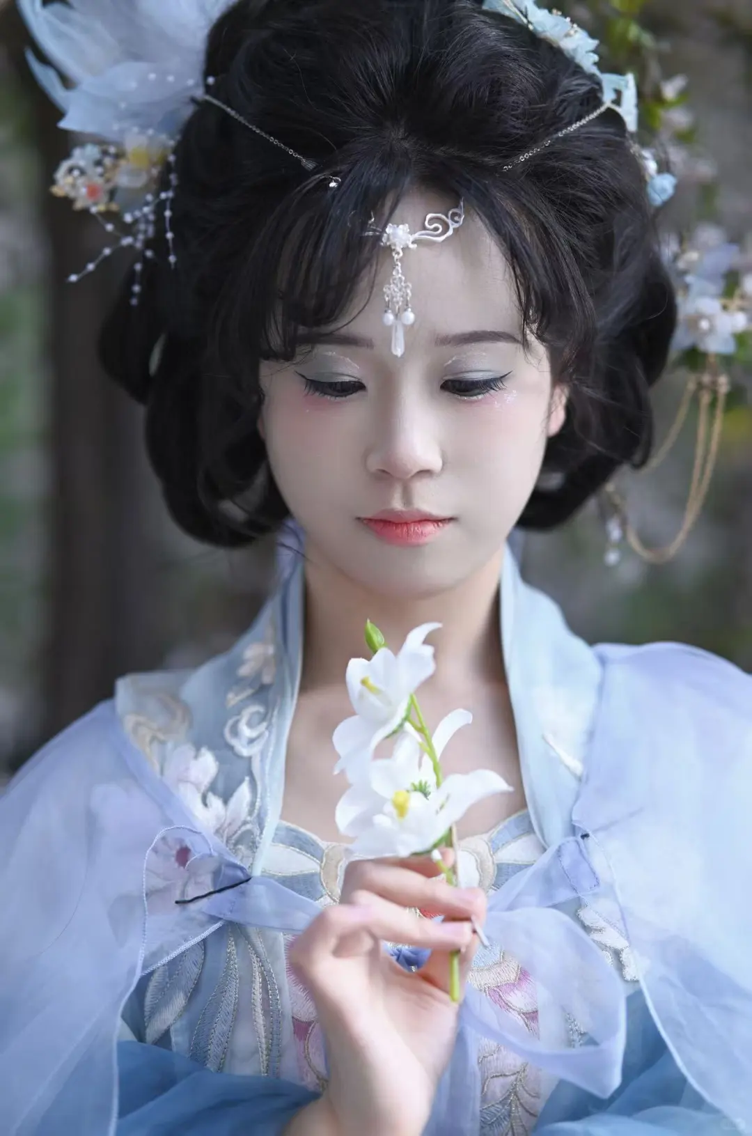 “她，是神女，是掌管花的神”