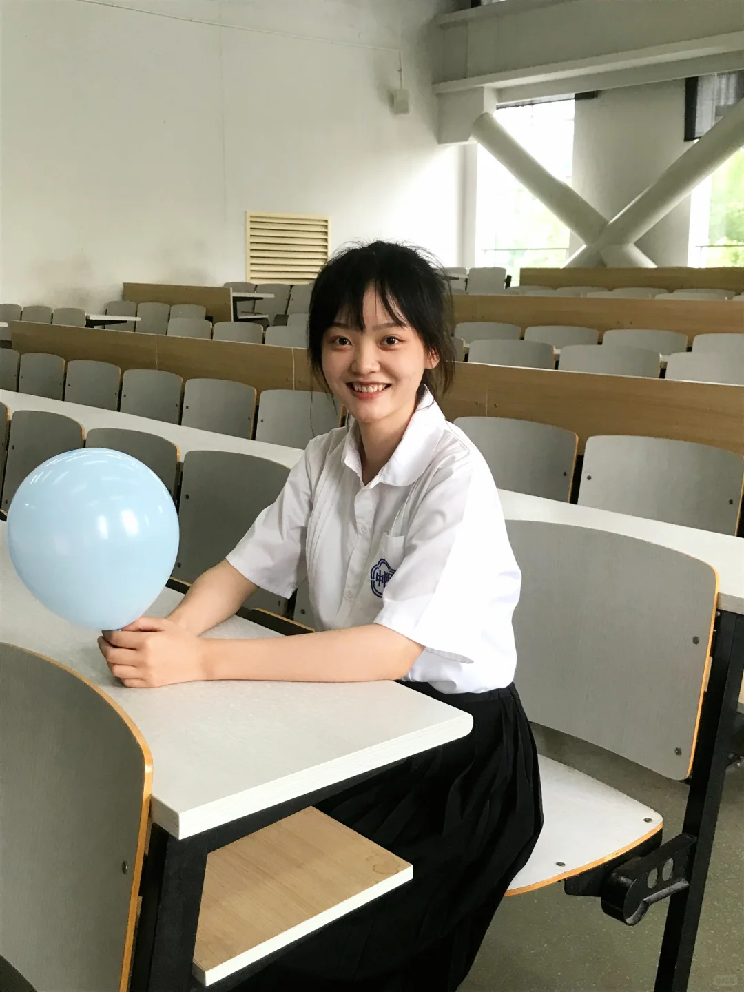 你好 我是温以凡
