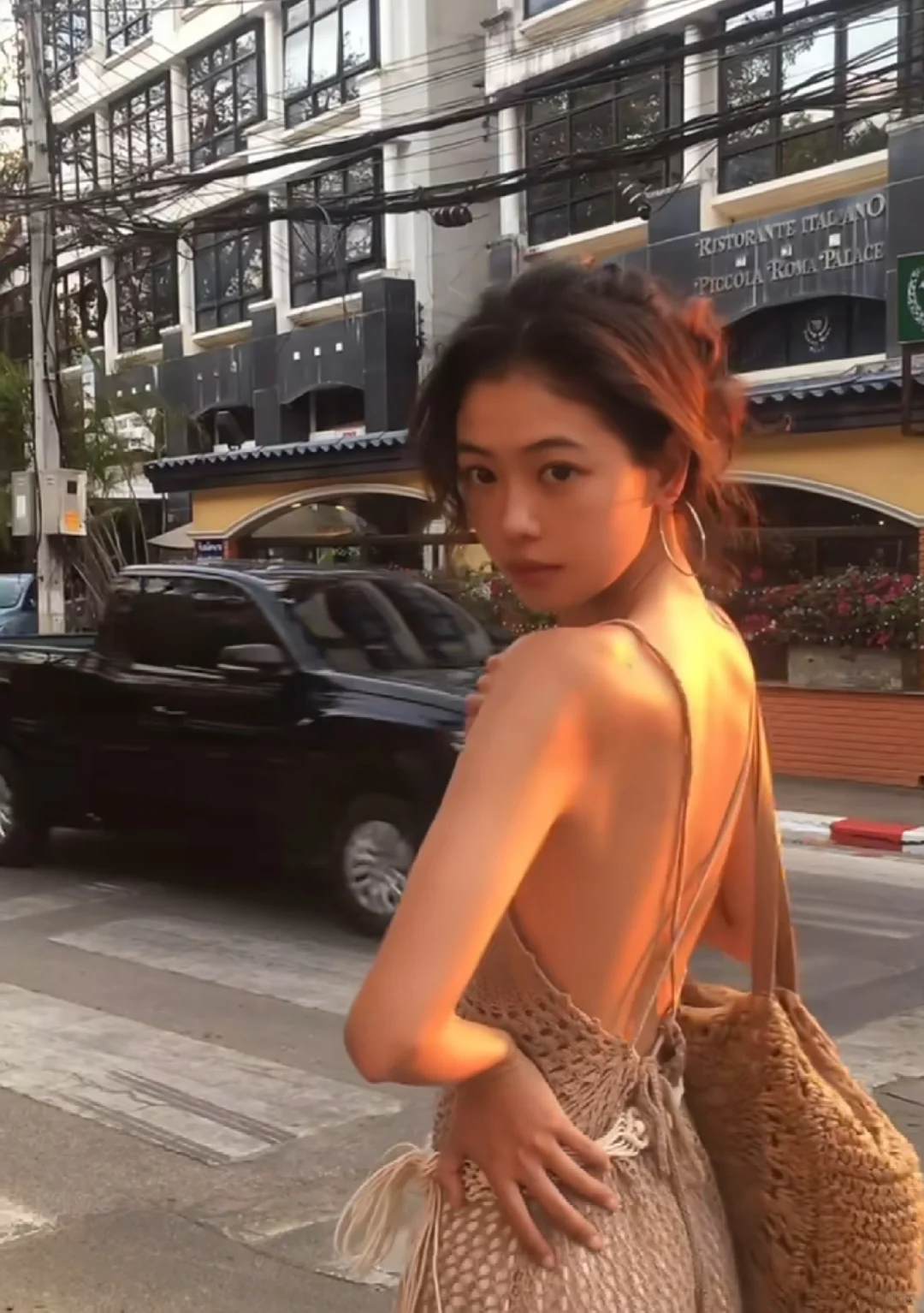 街拍美女、喜欢的小姐姐试试