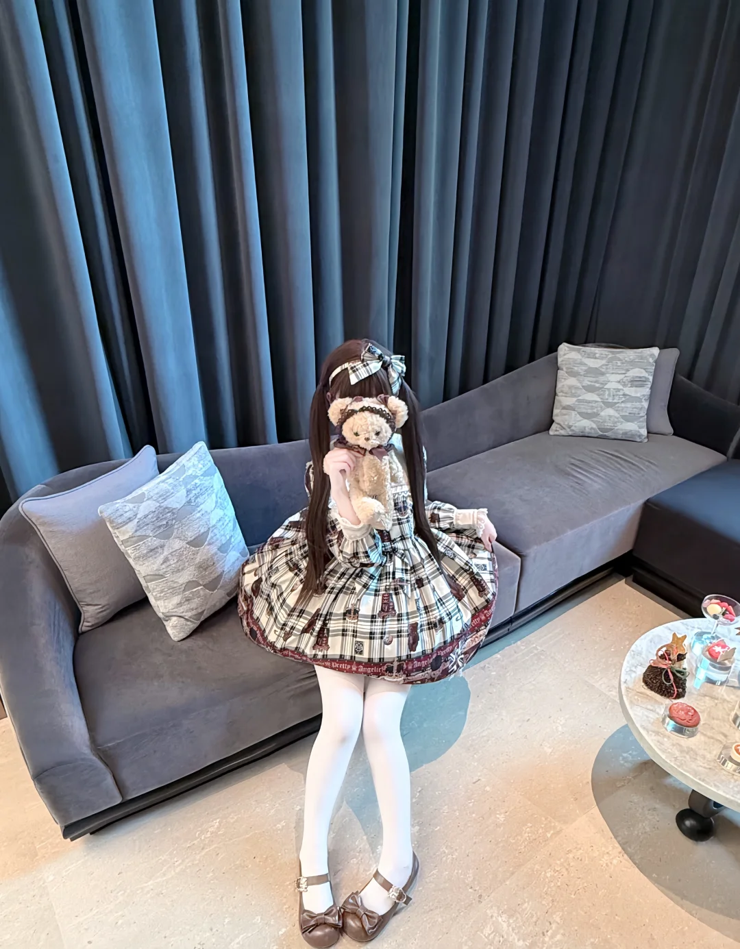 简直就是萌妹子呀