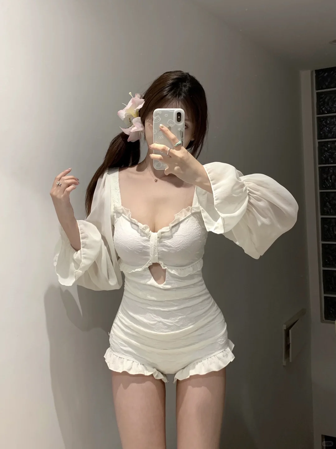 小众的白色泳衣谁会不爱！
