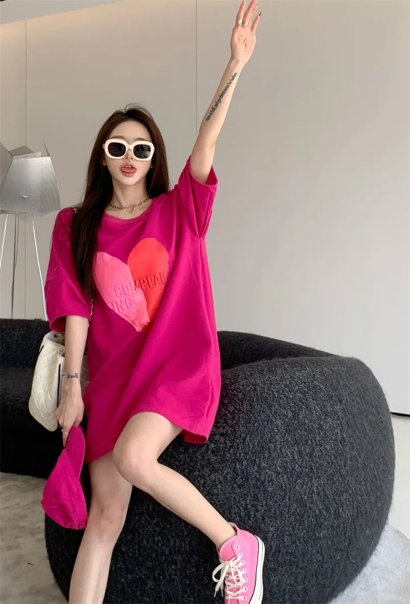 玫红色T恤，少女心爆棚💕