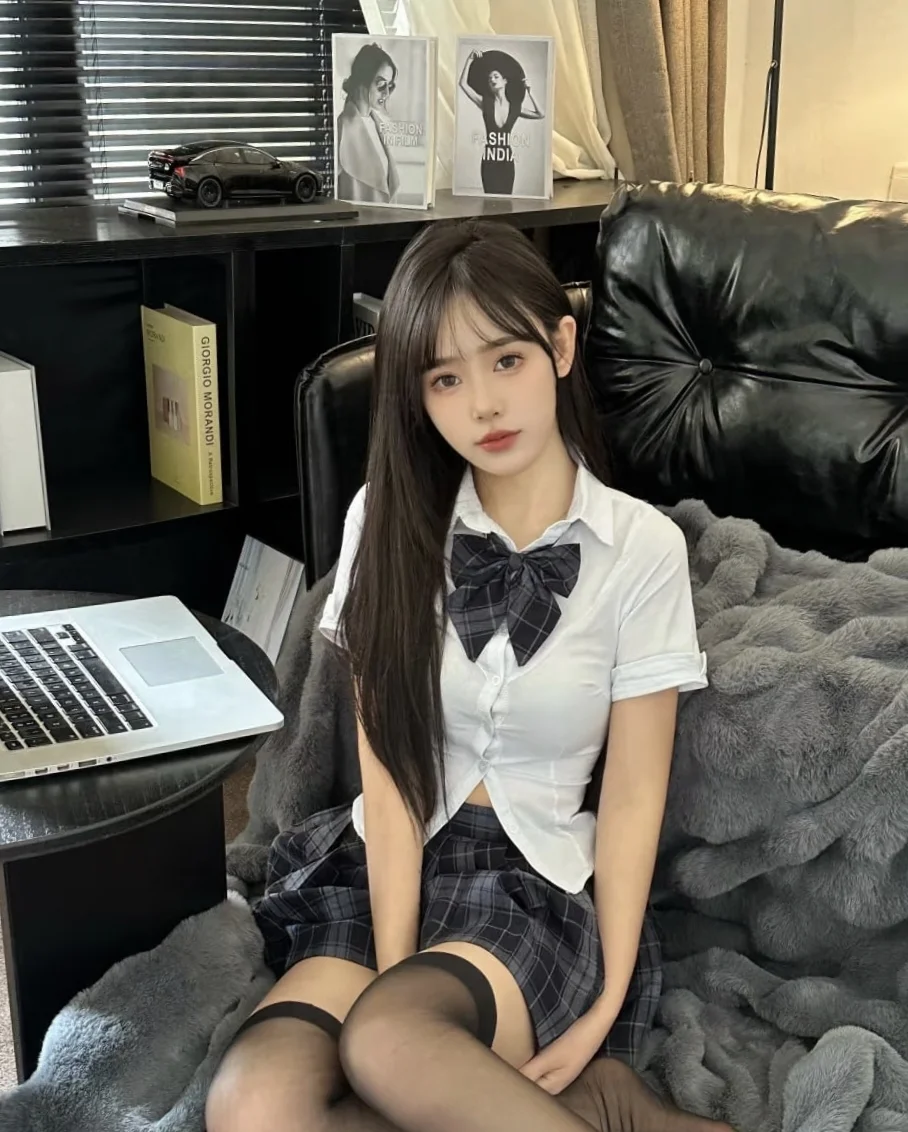 我想穿所以我就穿了 模特蹲摄影 可互动哦