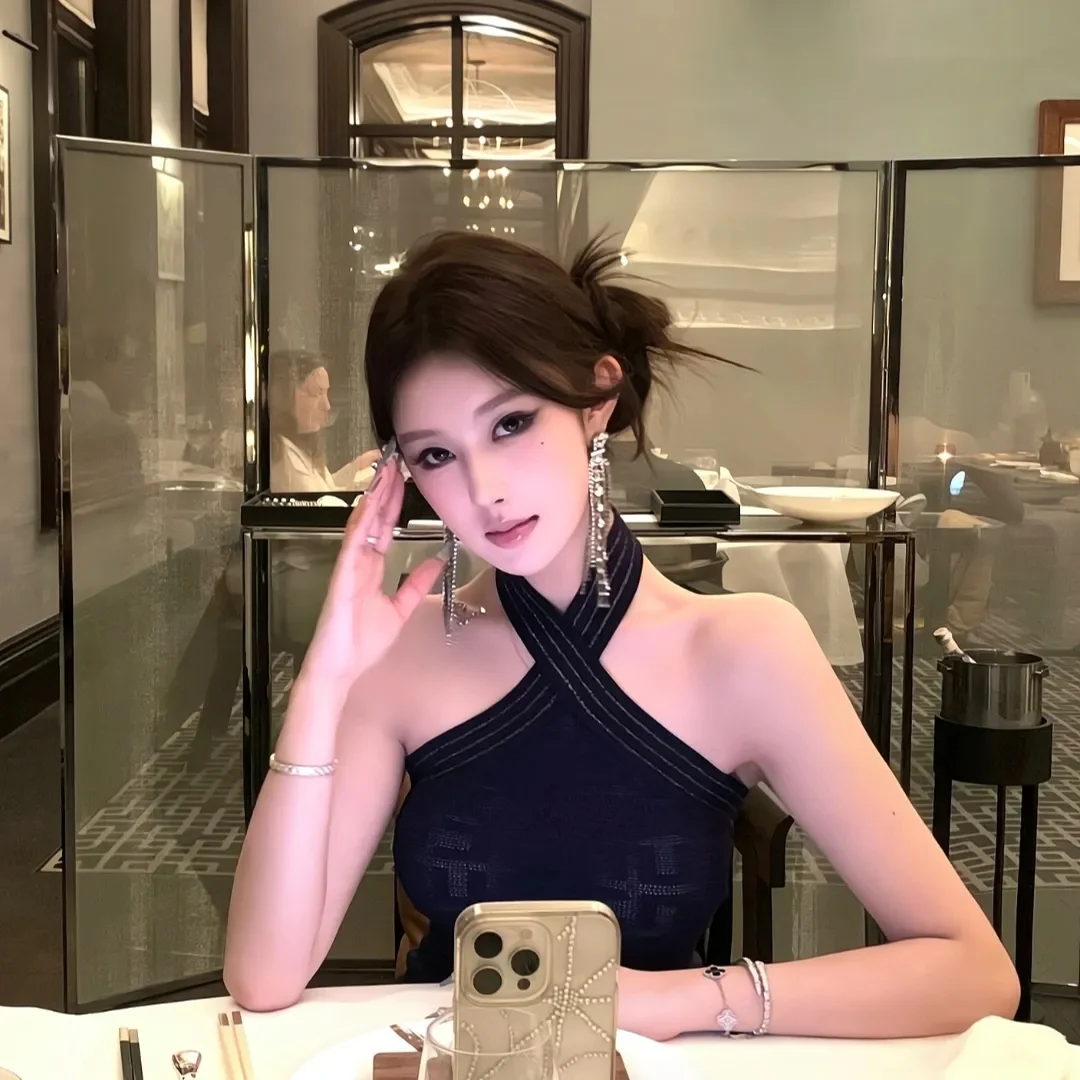𝑾𝒆𝑪𝒉𝒂𝒕 | 明媚女主
