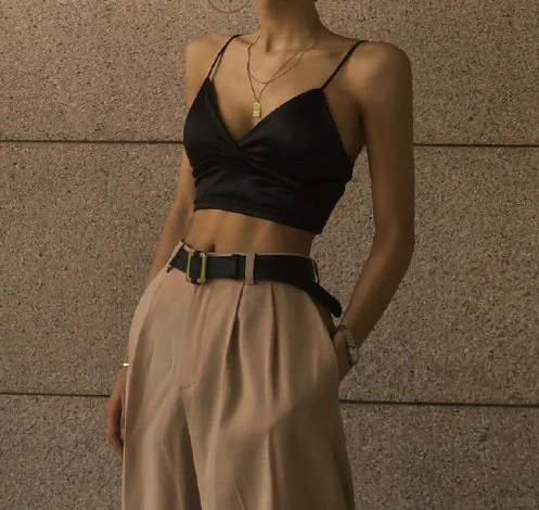 自律的女生才能拥有的肌肉线条~ 美极了