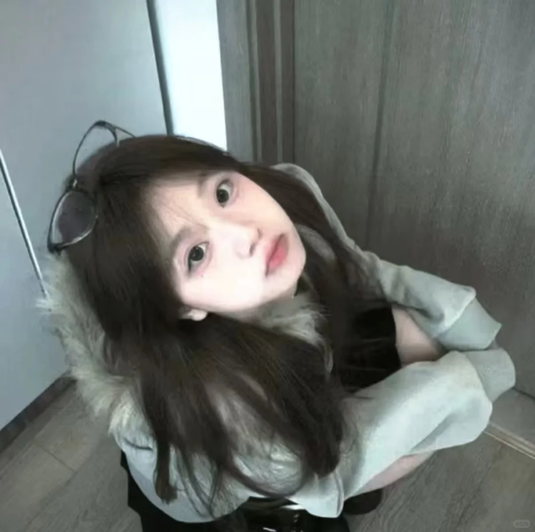 Watch复古风低像素女头