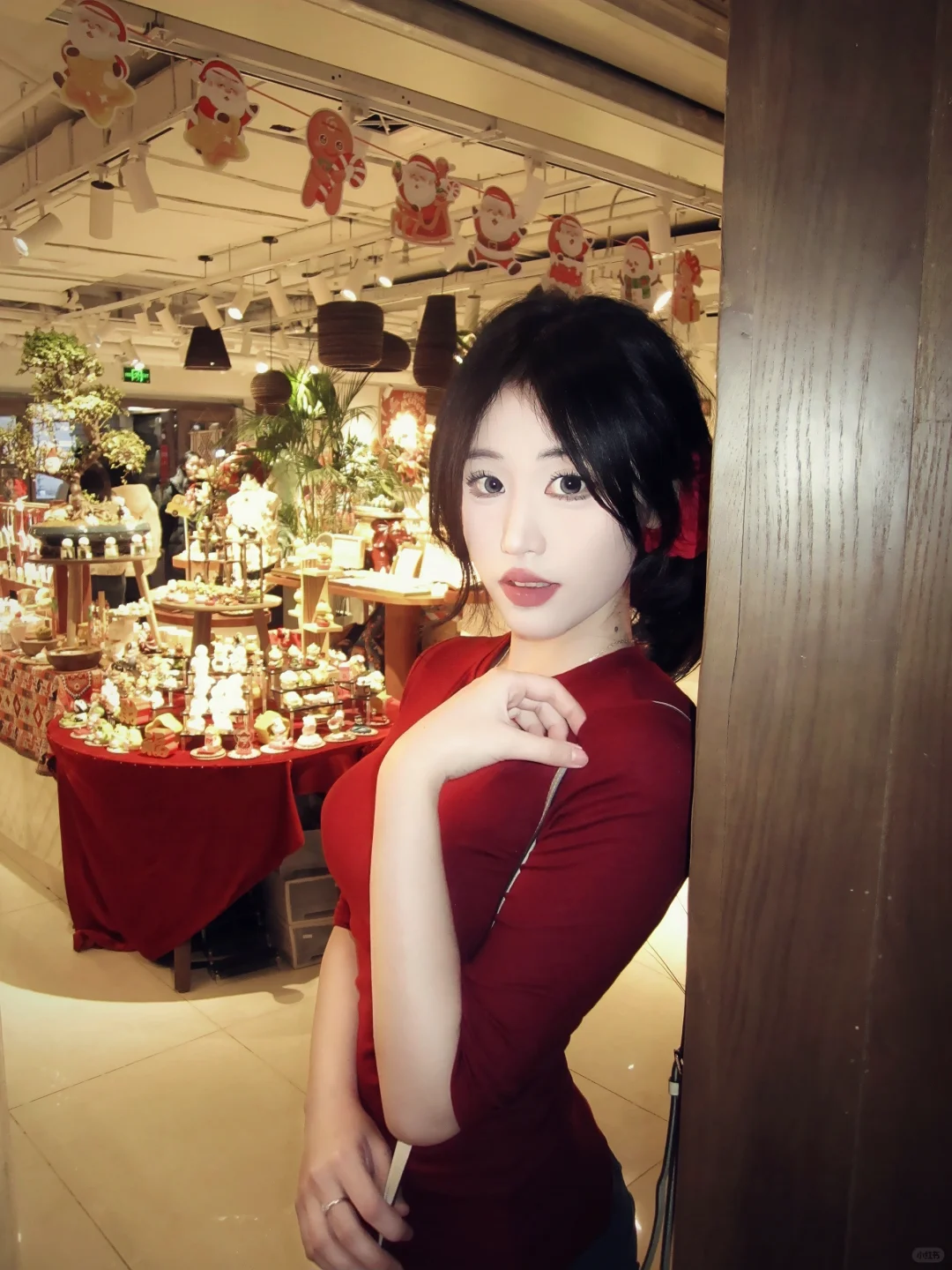 一生追求人妻感的女大学生