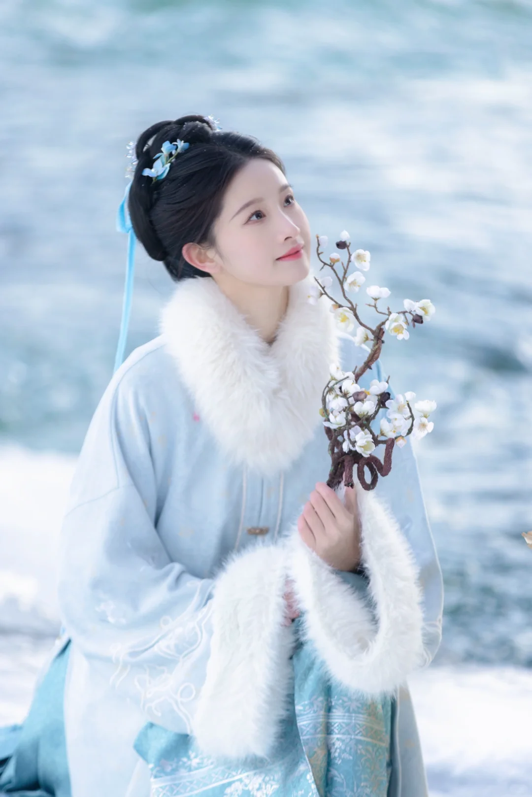 “雪似故人人似雪”