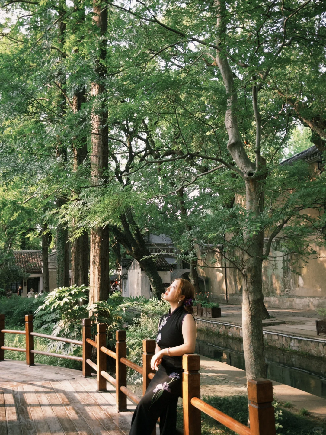 试图媚女
