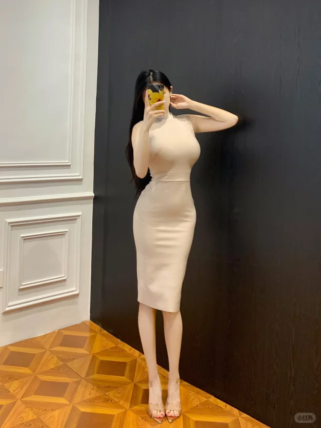 一眼爱上！显身材韩女感
