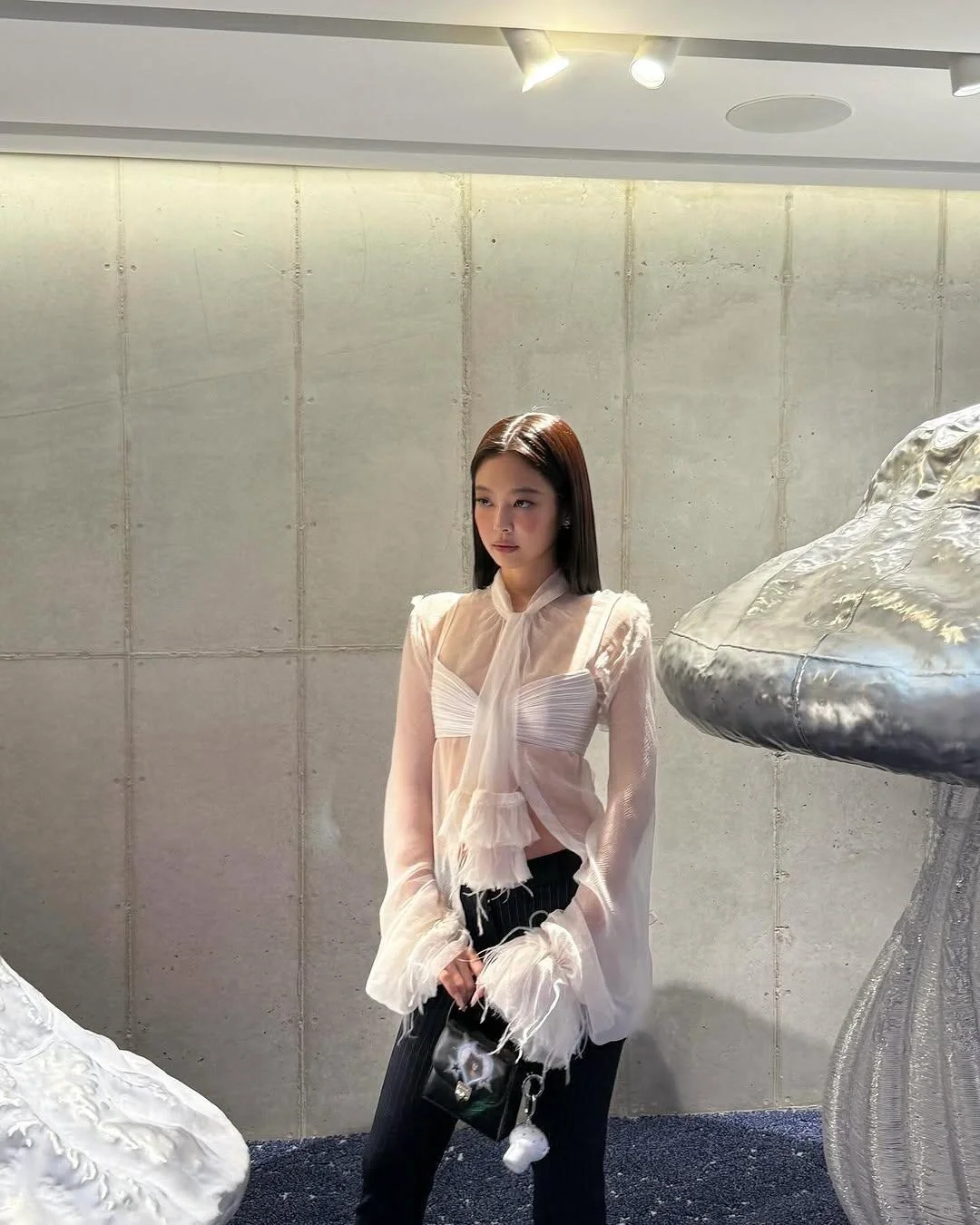 Jennie Lisa今日更新，美女当然要一起夸啊