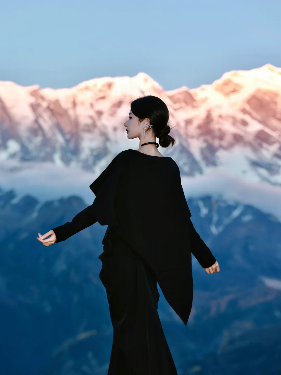 我被雪山环绕 山水自为我祈祷