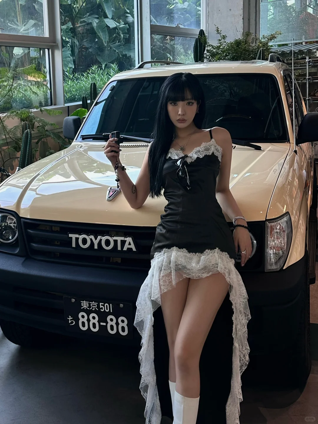 美女…你的裤衩子好闪