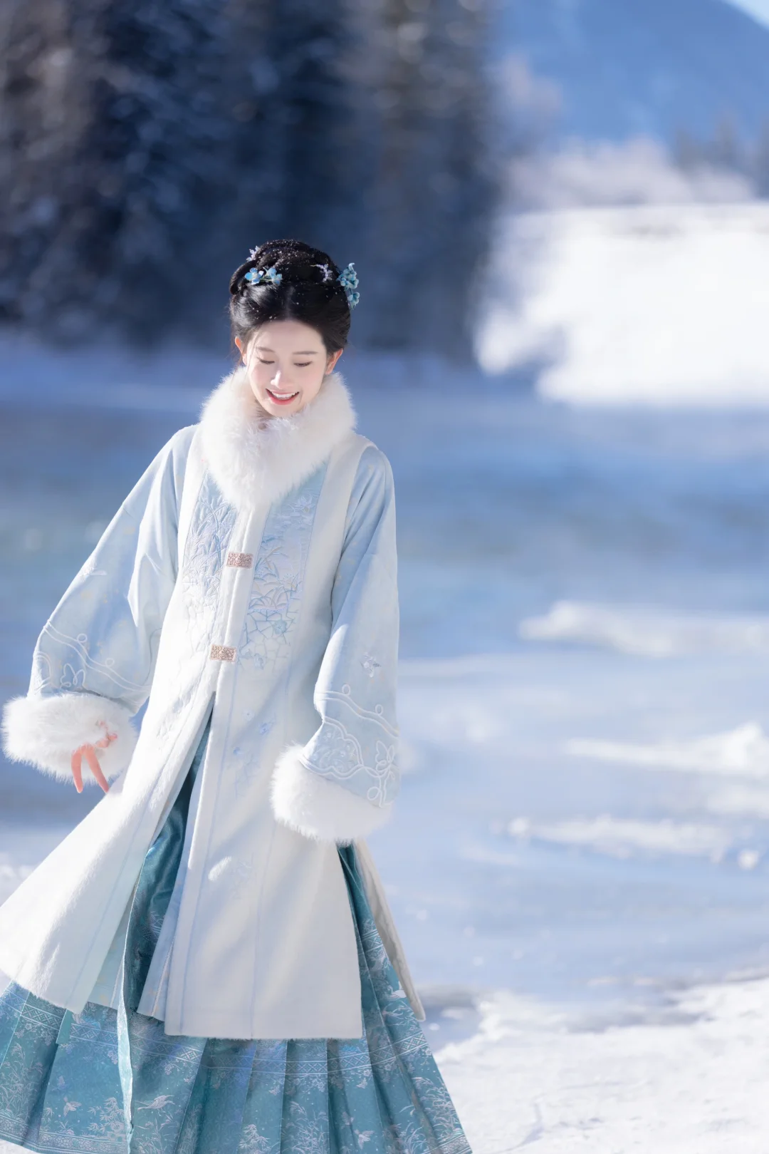 “雪似故人人似雪”