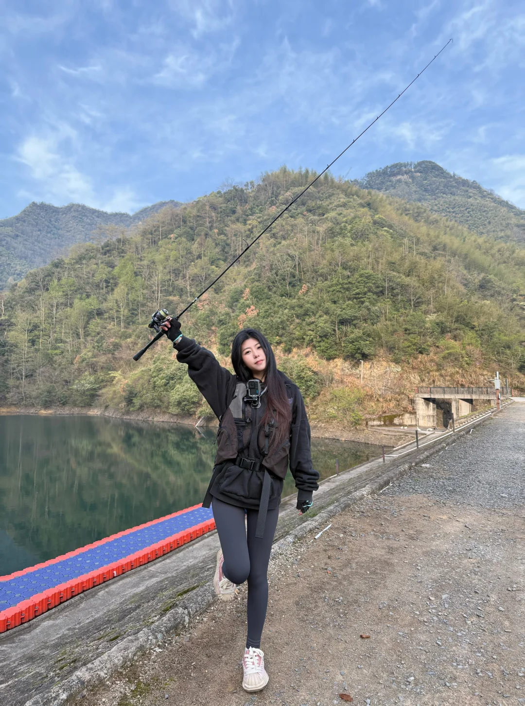 谁说女生钓不到大鱼的！