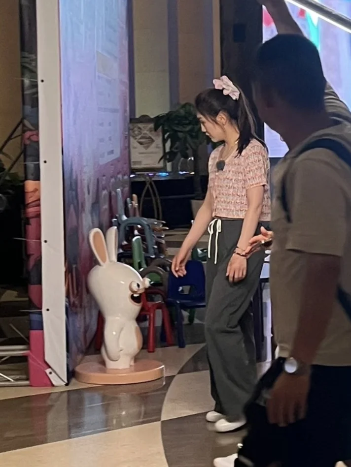 小梦姐妥妥的女高中生