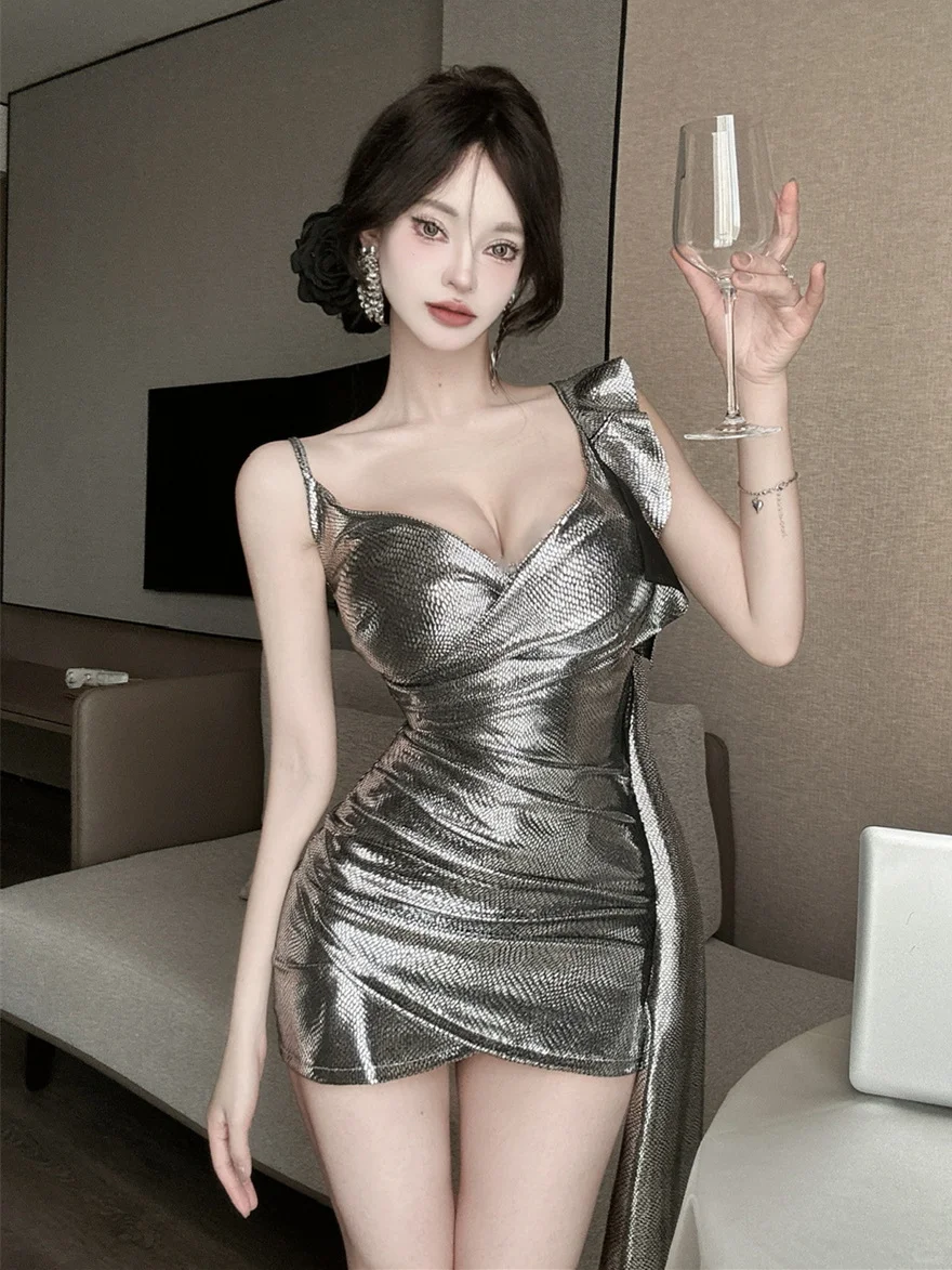 👗夏季必备！性感吊带短裙🔥