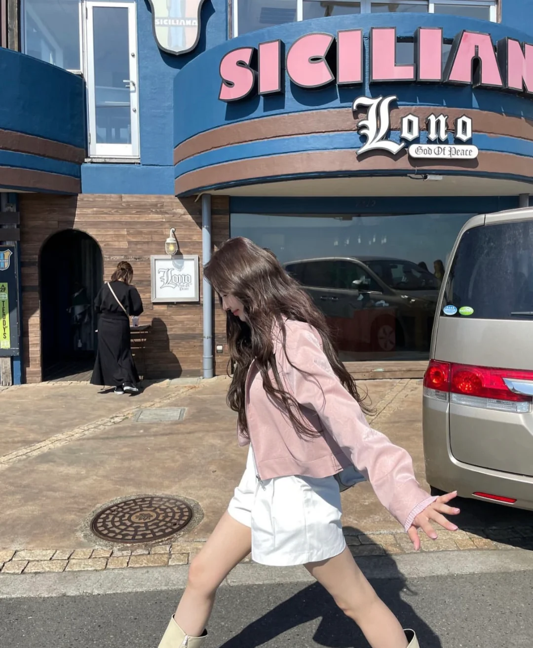 韩女真的又会穿又会拍📷氛围感拉满了💥