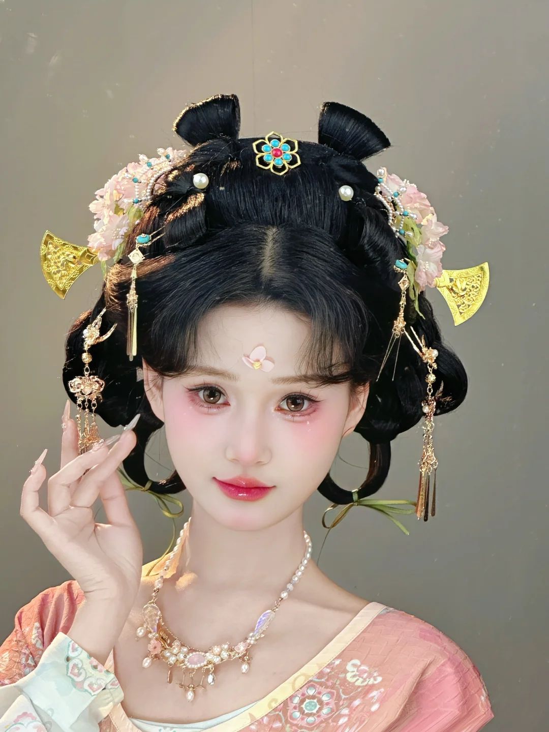 小唐风的妆造、姐妹们快冲