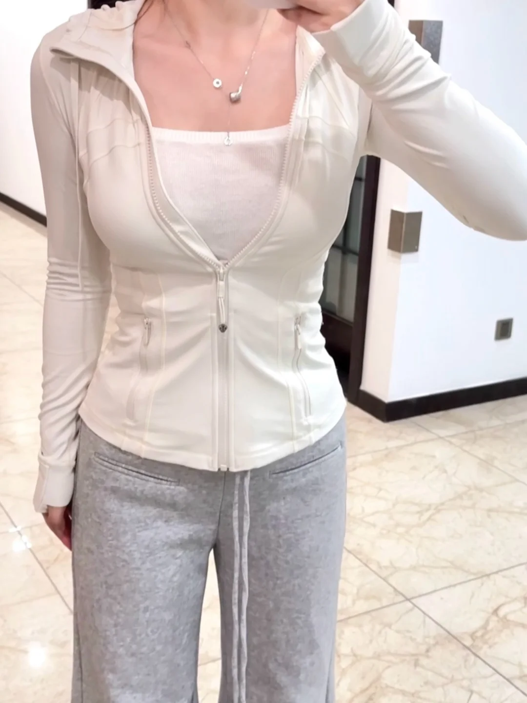 Lululemon define三选一！