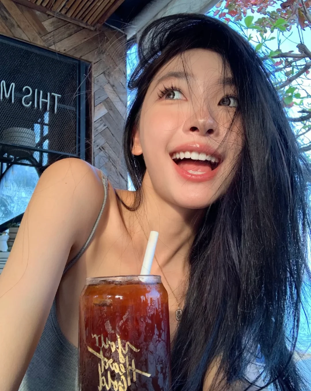 易梦玲嘴真的好小呀