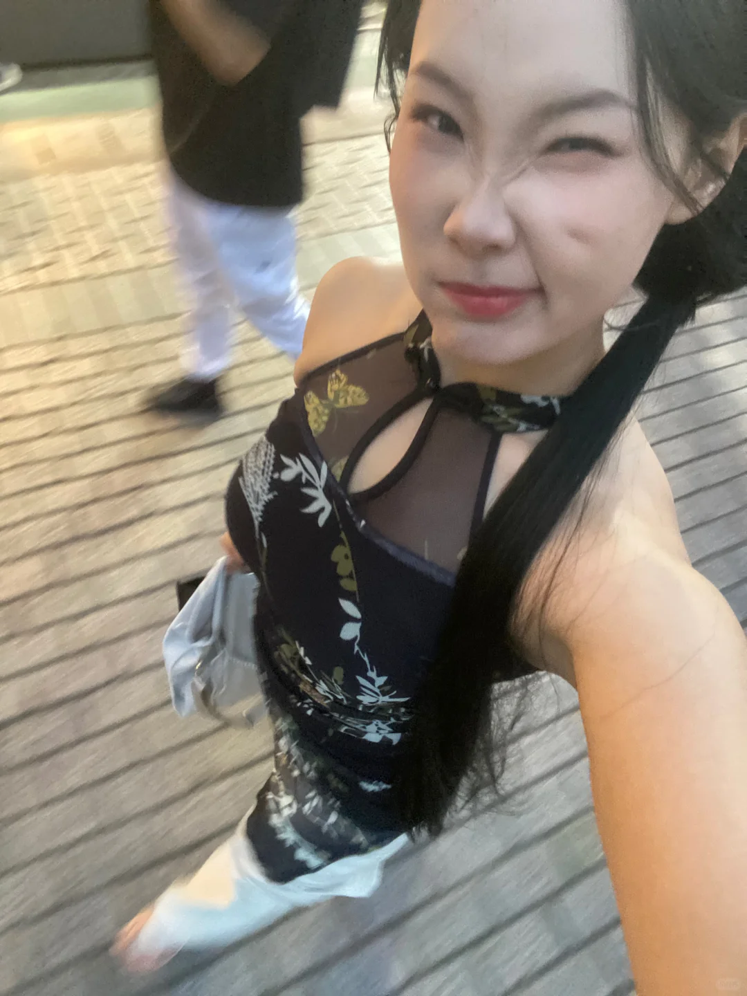 健身女穿旗袍怎么了