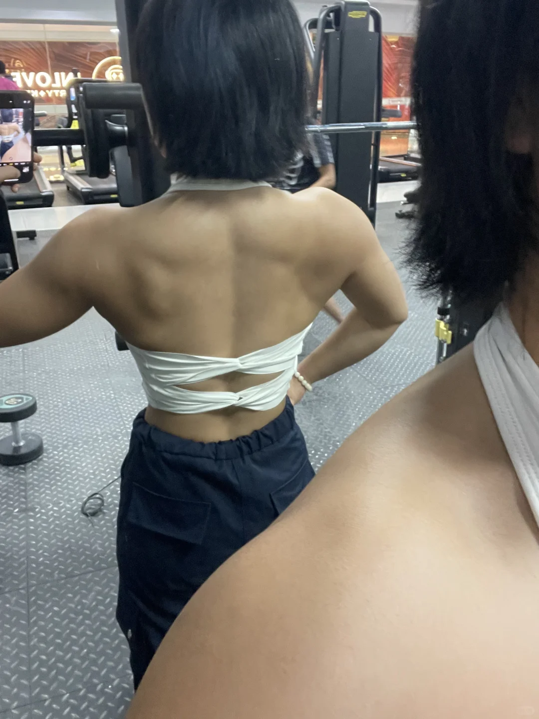 快来恭喜一 下这个健身女