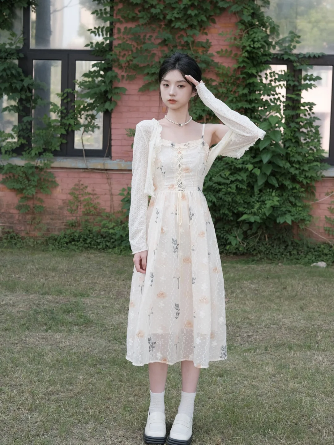 森系甜美碎花吊带连衣裙，穿出气质