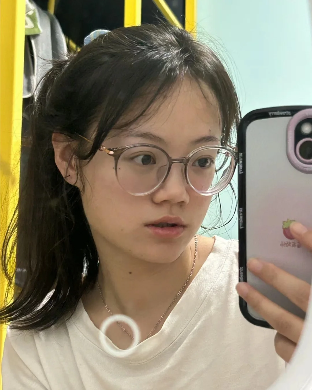 戴厚厚眼镜的女生真的好丑！！！
