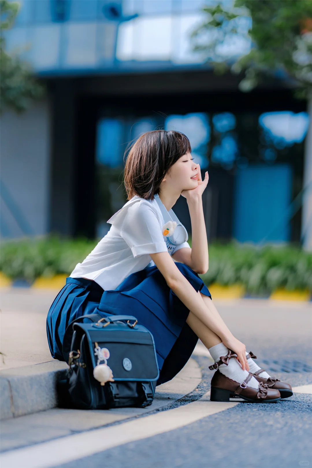 【实用版】9️⃣图解锁甜妹风ＪＫ制服拍照姿势