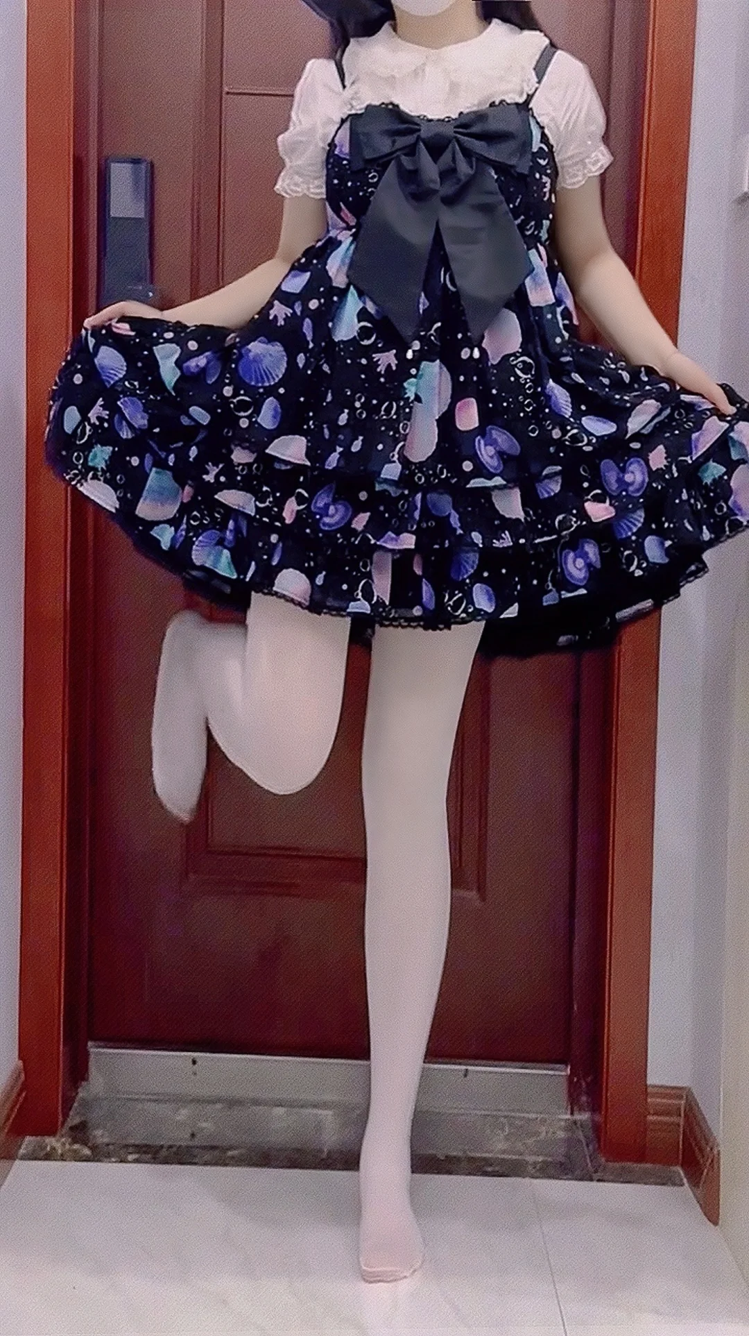 白丝➕碎花lo裙