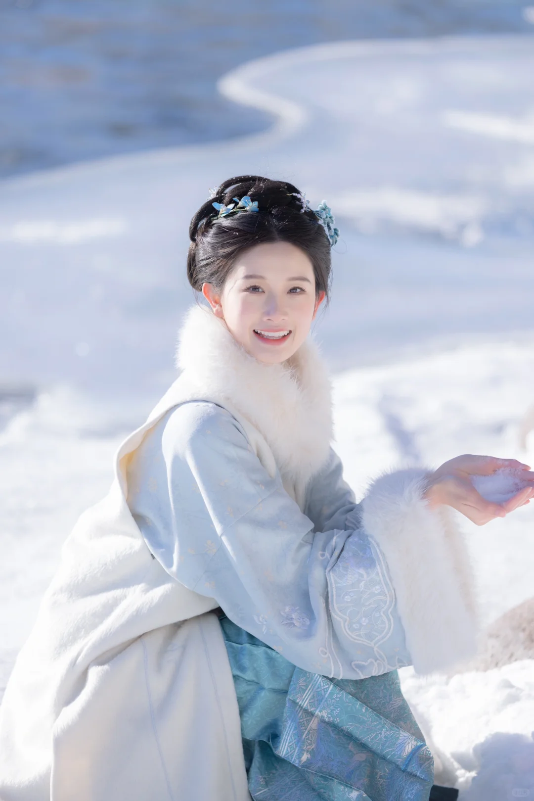 “雪似故人人似雪”