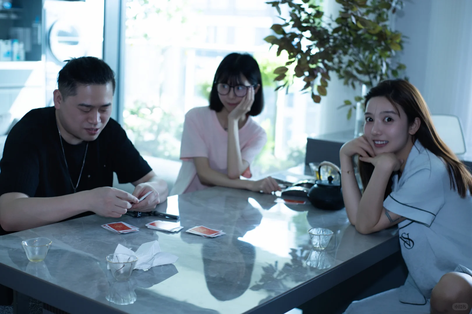 小富婆朋友叫我到她家玩，顺便拍点私房