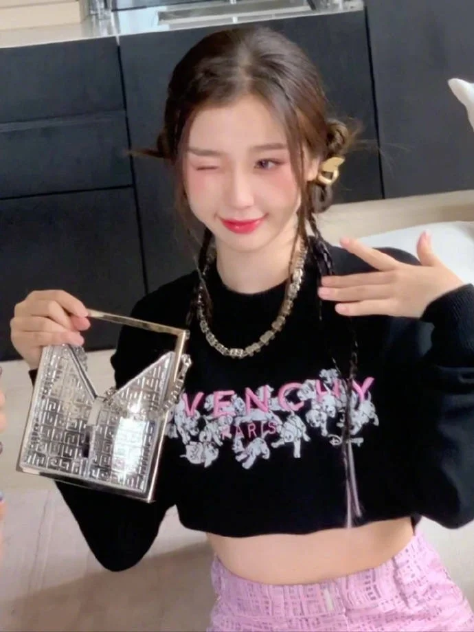 两位女明星太美了吧！