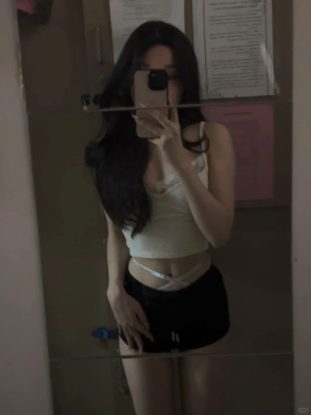 对镜自拍就是信手捏来啊，老婆老师们看看我