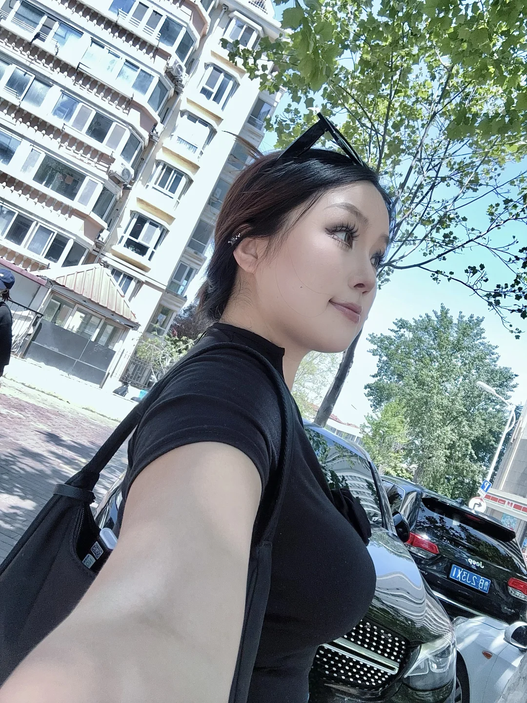 微胖肉肉女生！！！！