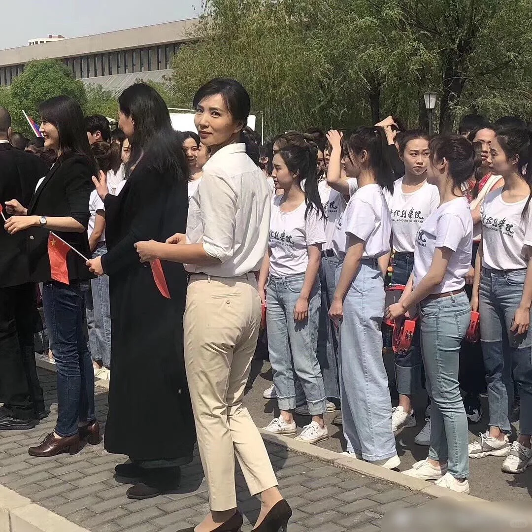 她真的好美，好有韵味，好迷人