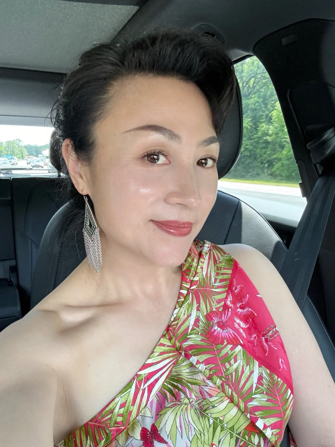 姐姐是不是美女，你们觉得呢？