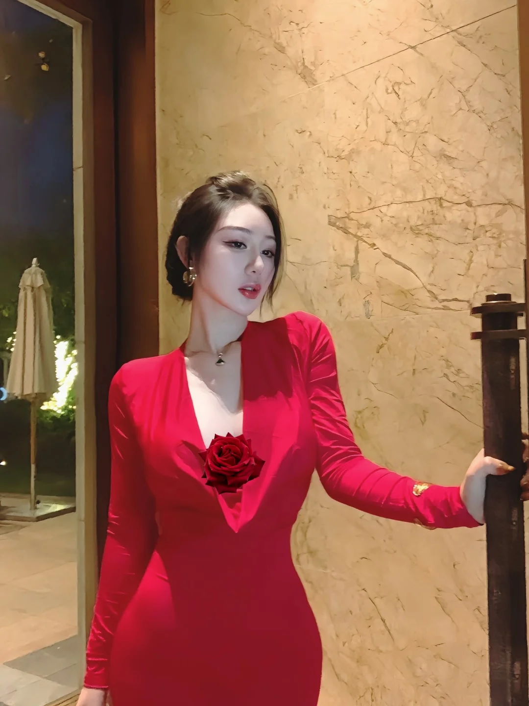 红裙加身，气场全开，快来一起解锁女王范