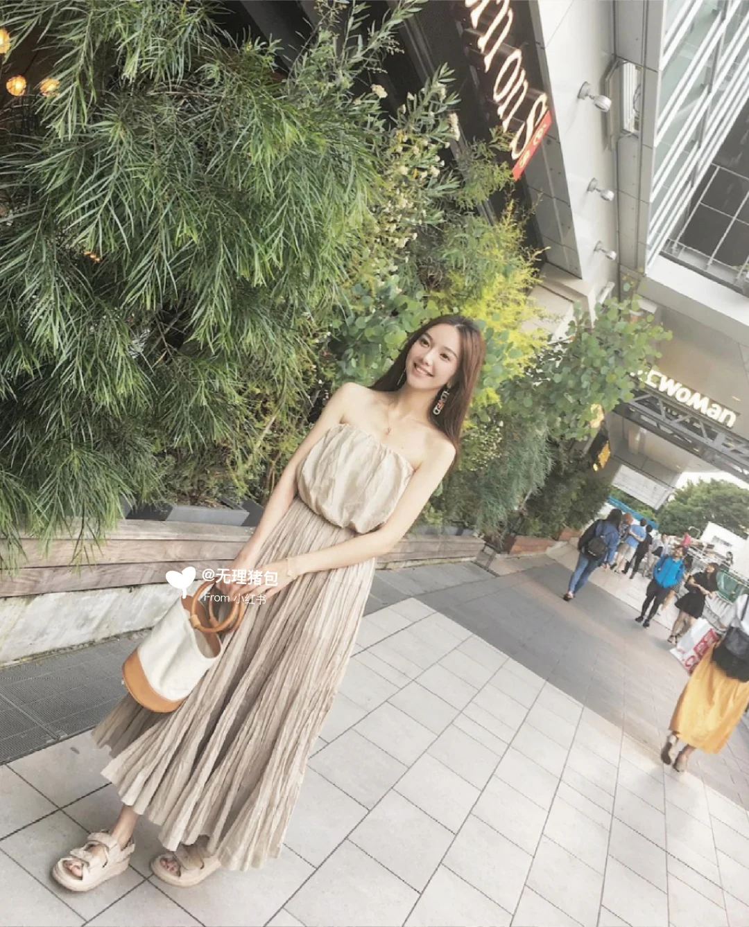 以前的网红穿搭更符合时下追求的“女人味”